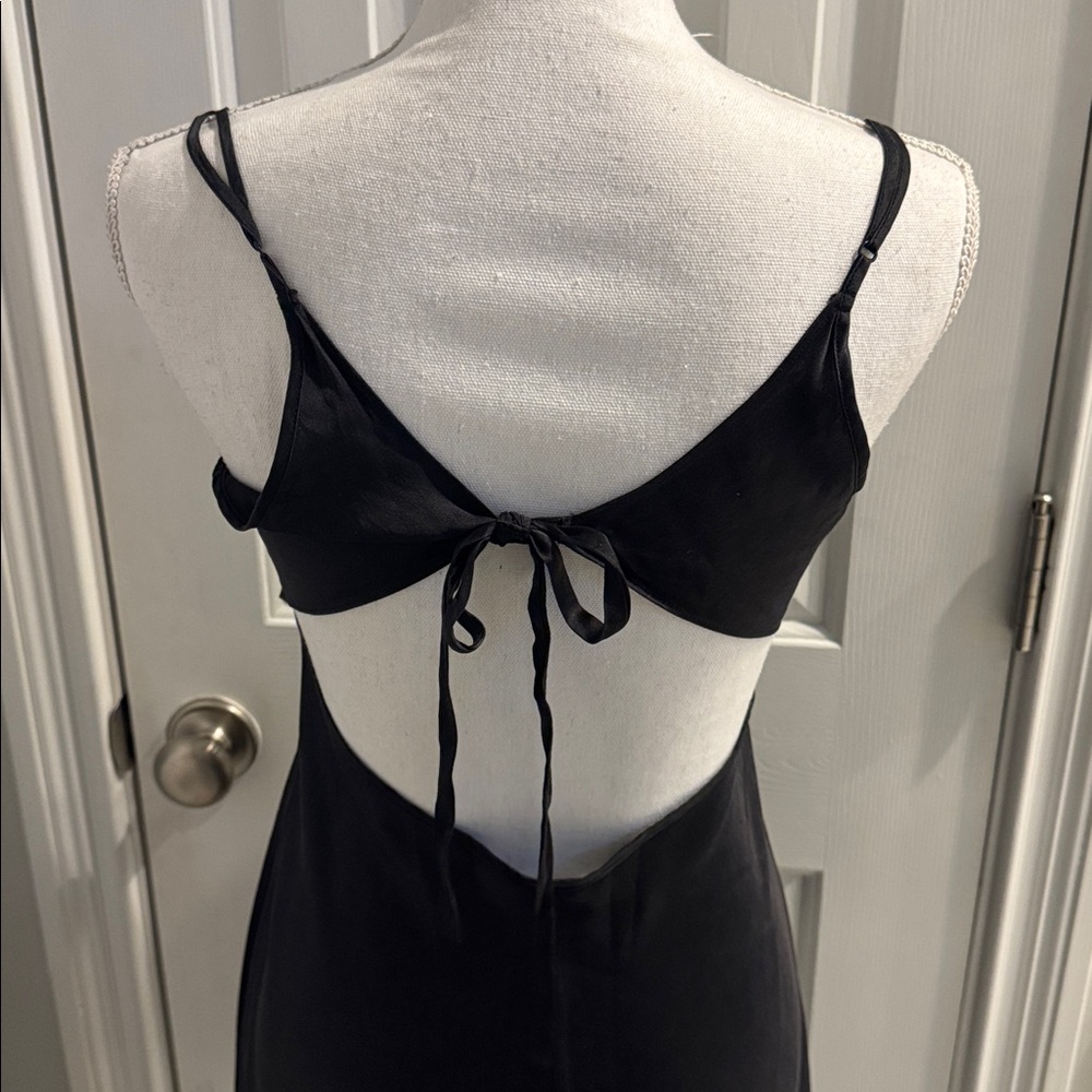 Victoria's Secret Vintage Black Silk Short Gown w/ Cut-Out Back - Picture 5 of 10